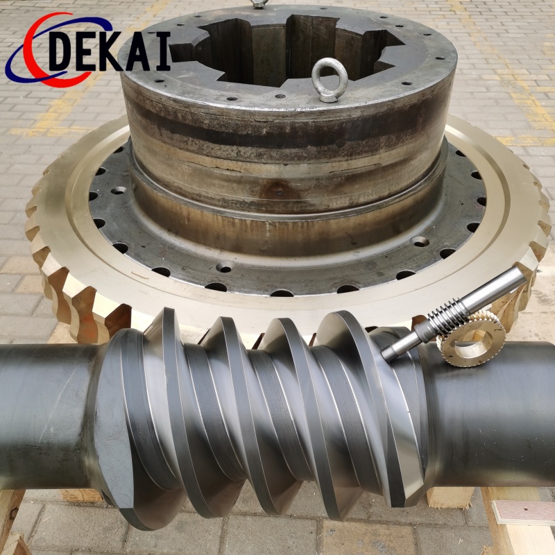 根據(jù)舊輪芯配做輪圈和蝸桿鋼廠用德凱綠色再制造